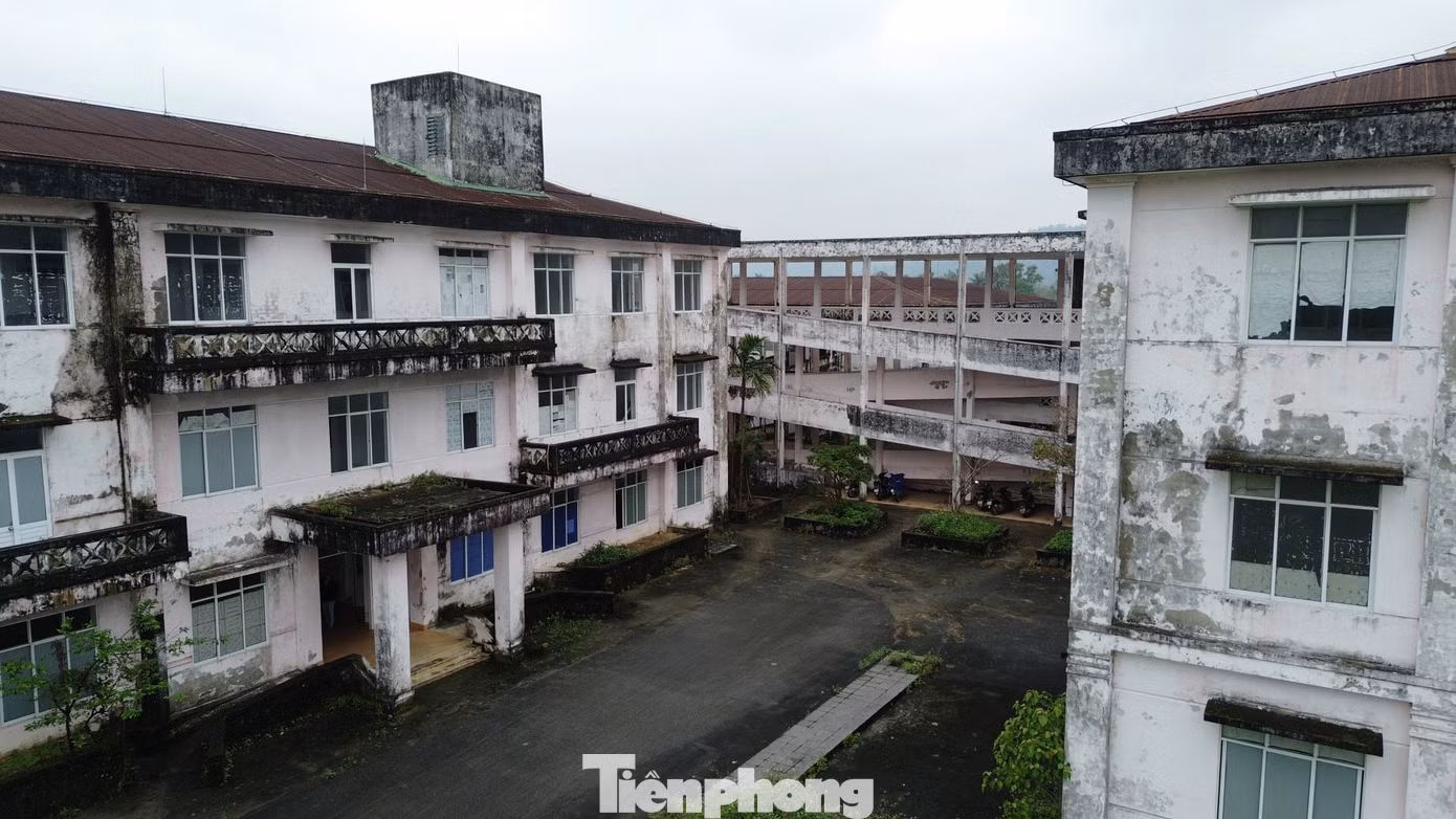 Trước thực trạng đó, Sở Y tế thành phố Huế nhiều lần khảo sát, đánh giá cơ sở vật chất và trang thiết bị tại Bệnh viện đa khoa Chân Mây (cũ), nhằm đưa cơ sở y tế này hoạt động hiệu quả hơn. Trước thực trạng đó, Sở Y tế thành phố Huế nhiều lần khảo sát, đánh giá cơ sở vật chất và trang thiết bị tại Bệnh viện đa khoa Chân Mây (cũ), nhằm đưa cơ sở y tế này hoạt động hiệu quả hơn.