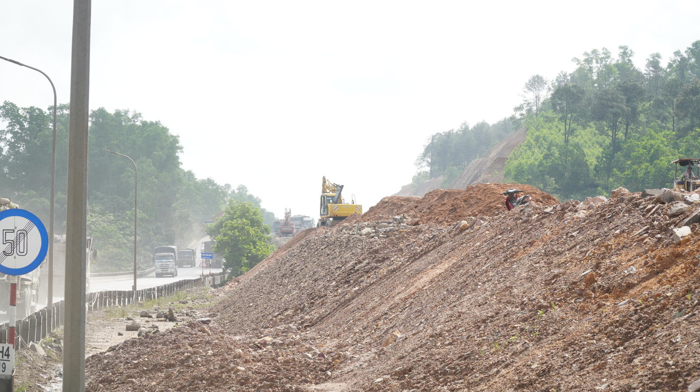 Theo kiến nghị từ các đơn vị chức năng, doanh nghiệp, các cấp có thẩm quyền cần xem xét, điều chỉnh tổng mức đầu tư và chấp nhận thanh toán cho nhà thầu theo đơn giá thị trường