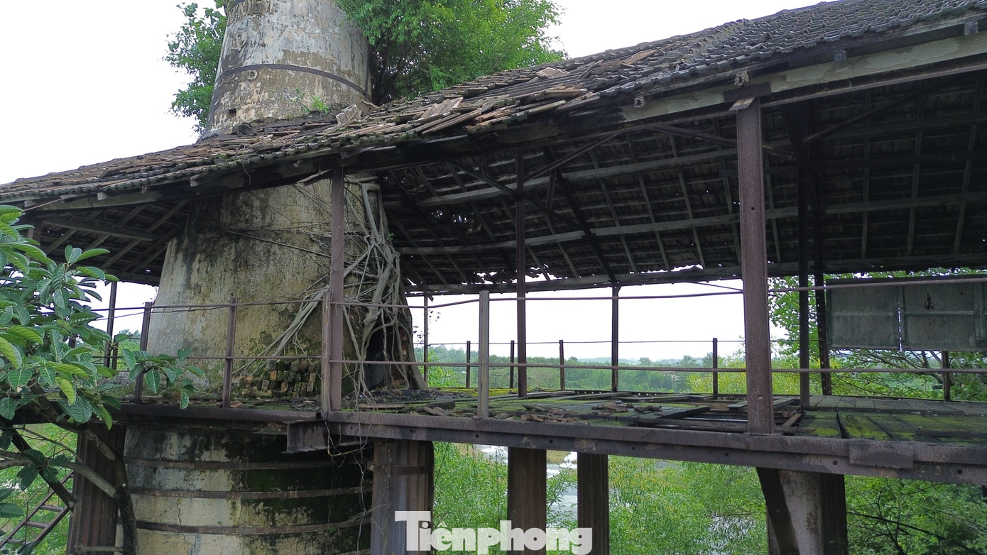 Cũng trong năm 2021, lúc còn đương nhiệm Chủ tịch UBND tỉnh TT-Huế, ông Phan Ngọc Thọ đã thị sát khu vực Nhà máy xi măng Long Thọ cũ và đề nghị các đơn vị chức năng tiếp nhận hiện trạng, có phương án quản lý mặt bằng, tránh để người dân lấn chiếm.