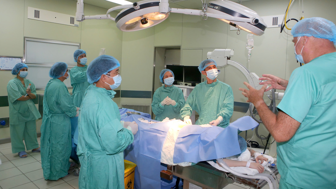 Thực hiện ghép tủy đồng loại trên bệnh nhân mắc bệnh tan máu bẩm sinh tại Bệnh viện T.Ư Huế. Thực hiện ghép tủy đồng loại trên bệnh nhân mắc bệnh tan máu bẩm sinh tại Bệnh viện T.Ư Huế.