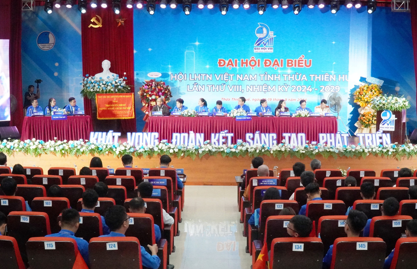 Quang cảnh phiên trọng thể của Đại hội.