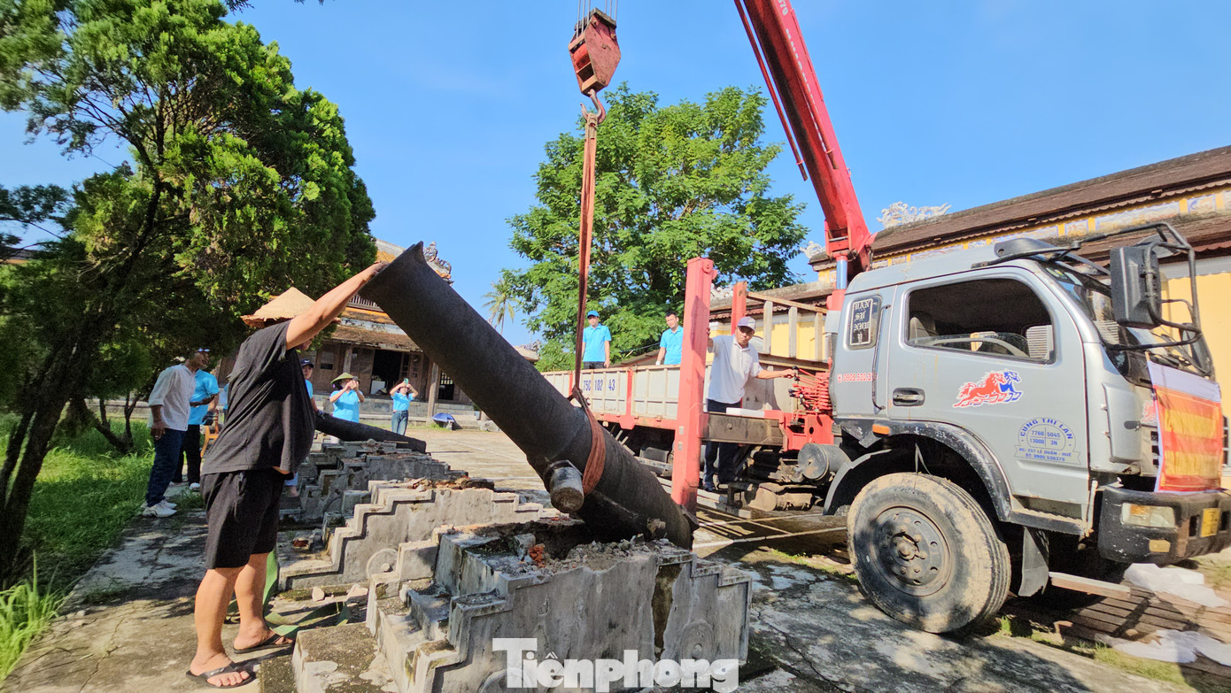 Cùng với đó, bộ phận chuyên môn của bảo tàng tiến hành tháo dỡ các khẩu thần công trưng bày tại cơ sở cũ để di chuyển đến nơi mới.