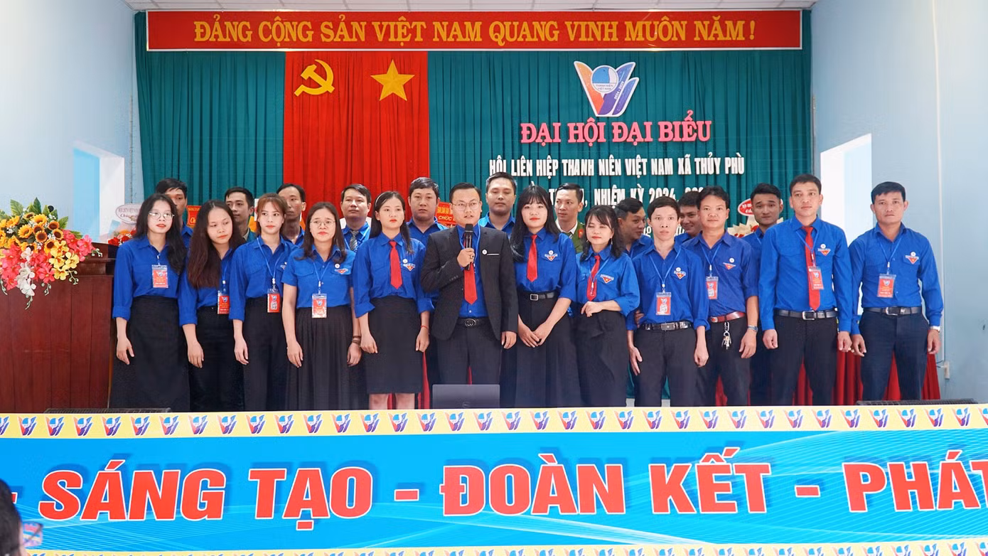 Ra mắt Ủy viên Ủy ban Hội LHTN Việt Nam xã Thủy Phù lần thứ VI.