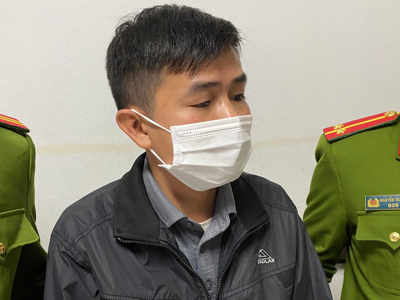 Đối tượng Phong liên quan đến đường dây mua bán trái phép gần 4.000 hóa đơn tại TT-Huế vừa bị công an triệt phá Đối tượng Phong liên quan đến đường dây mua bán trái phép gần 4.000 hóa đơn tại TT-Huế vừa bị công an triệt phá