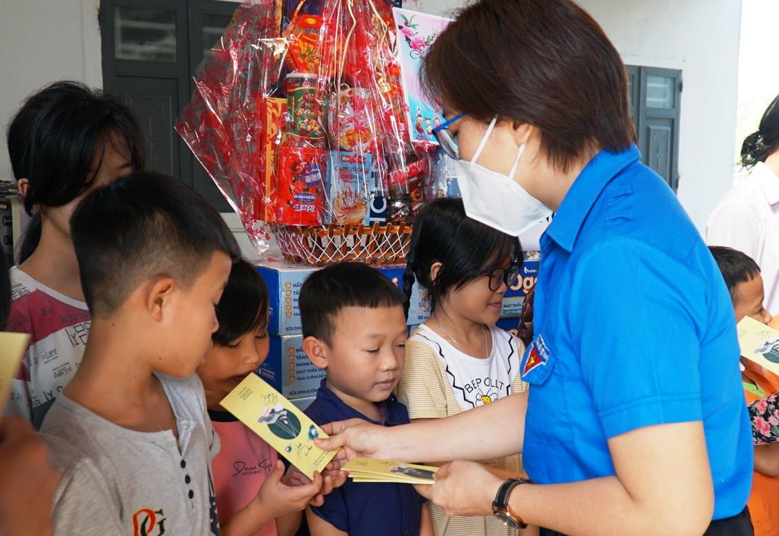 “Xuân yêu thương” năm 2022 dành cho trẻ em có hoàn cảnh đặc biệt tại TT-Huế (ảnh CTV)