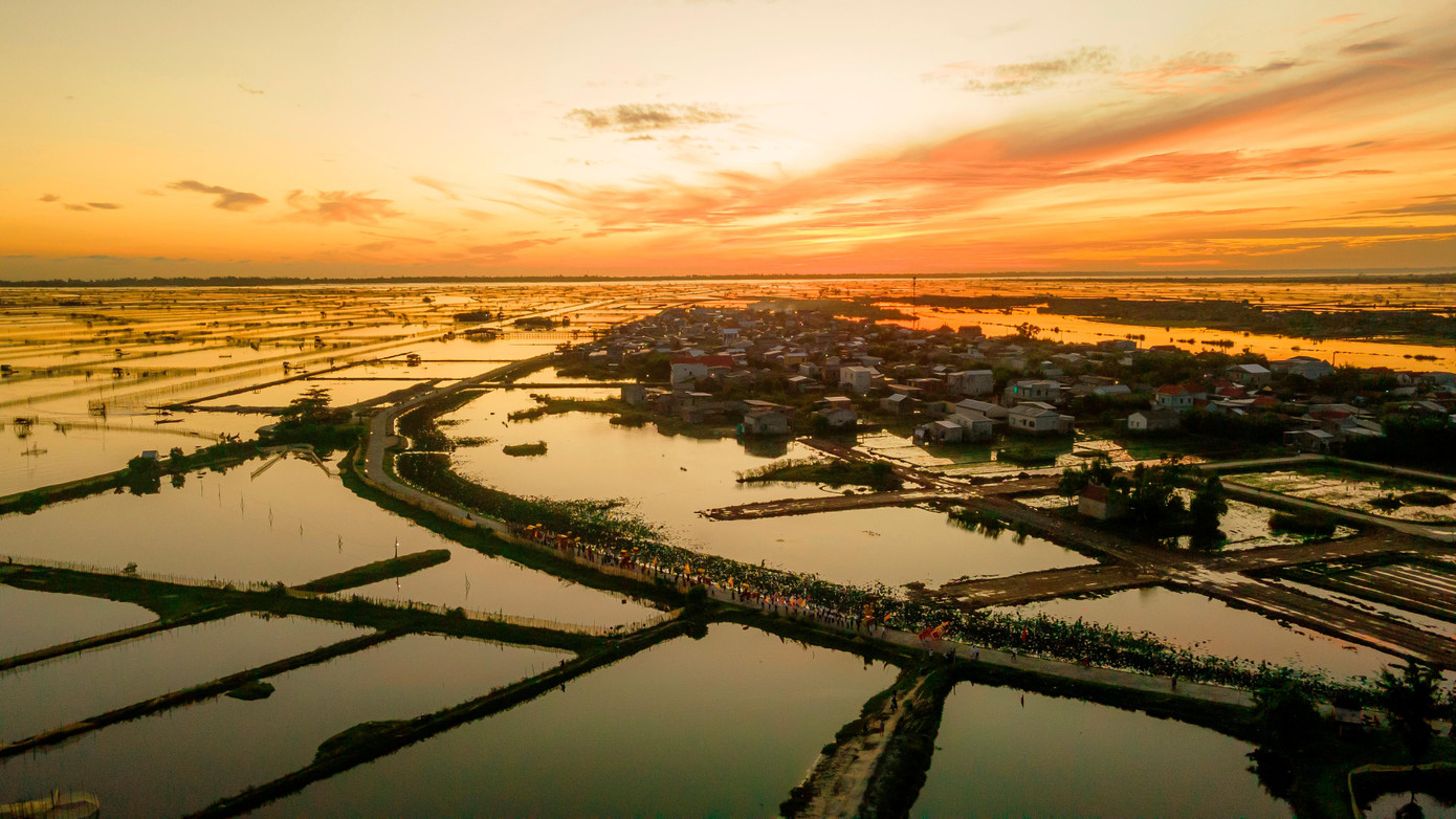 Từ rạng sáng, các nghi thức, lễ rước cung nghinh bài vị của các vị khai canh diễn ra trang trọng. Ảnh: Đình Hoàng Từ rạng sáng, các nghi thức, lễ rước cung nghinh bài vị của các vị khai canh diễn ra trang trọng. Ảnh: Đình Hoàng