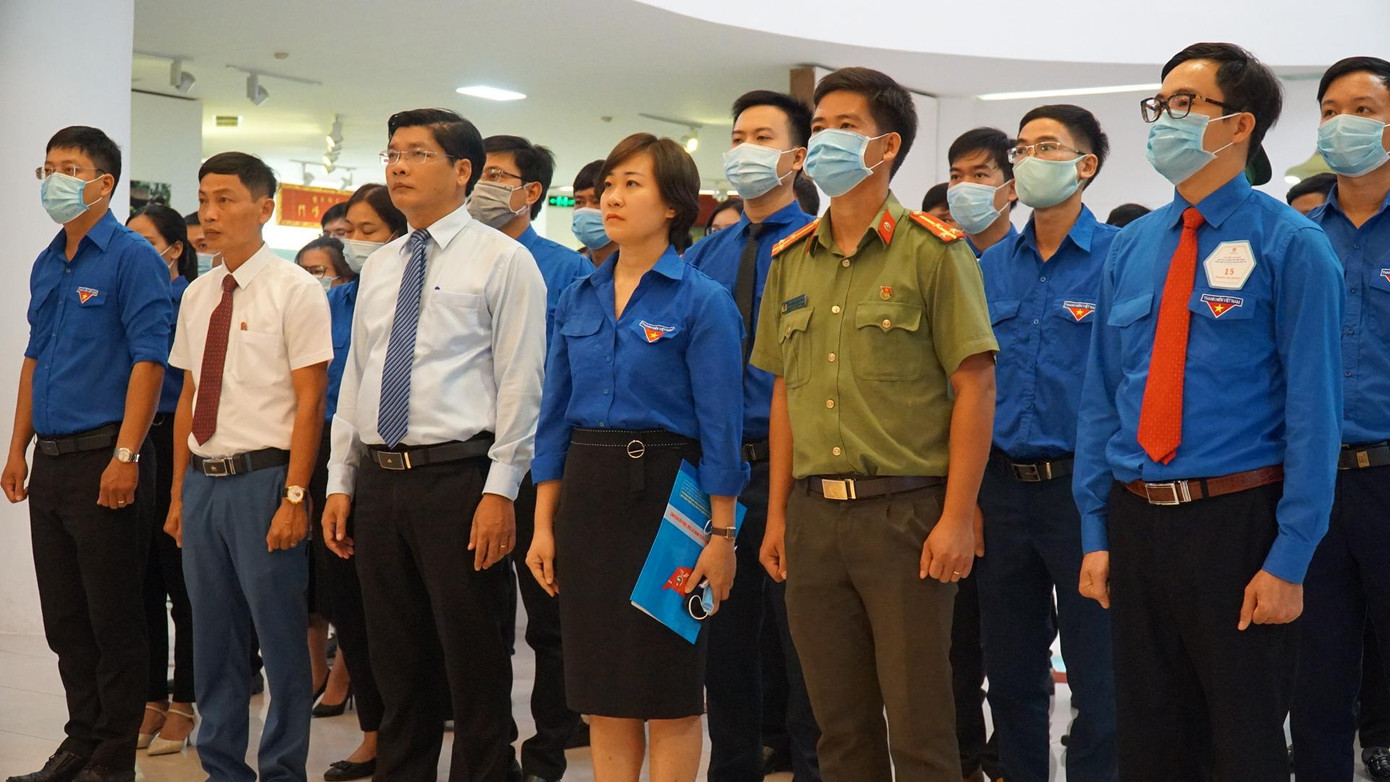 Đại diện lãnh đạo tỉnh TT-Huế, các ban ngành địa phương về dự chương trình sơ kết Chỉ thị 05 và tuyên dương các cá nhân, tập thể tiêu biểu Đại diện lãnh đạo tỉnh TT-Huế, các ban ngành địa phương về dự chương trình sơ kết Chỉ thị 05 và tuyên dương các cá nhân, tập thể tiêu biểu