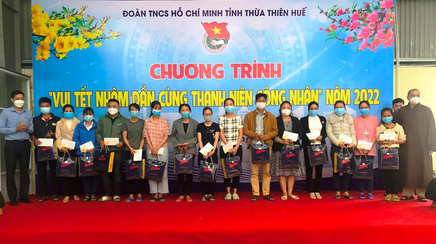 Vui Tết Nhâm Dần cùng thanh niên công nhân TT-Huế năm 2022 (ảnh CTV)
