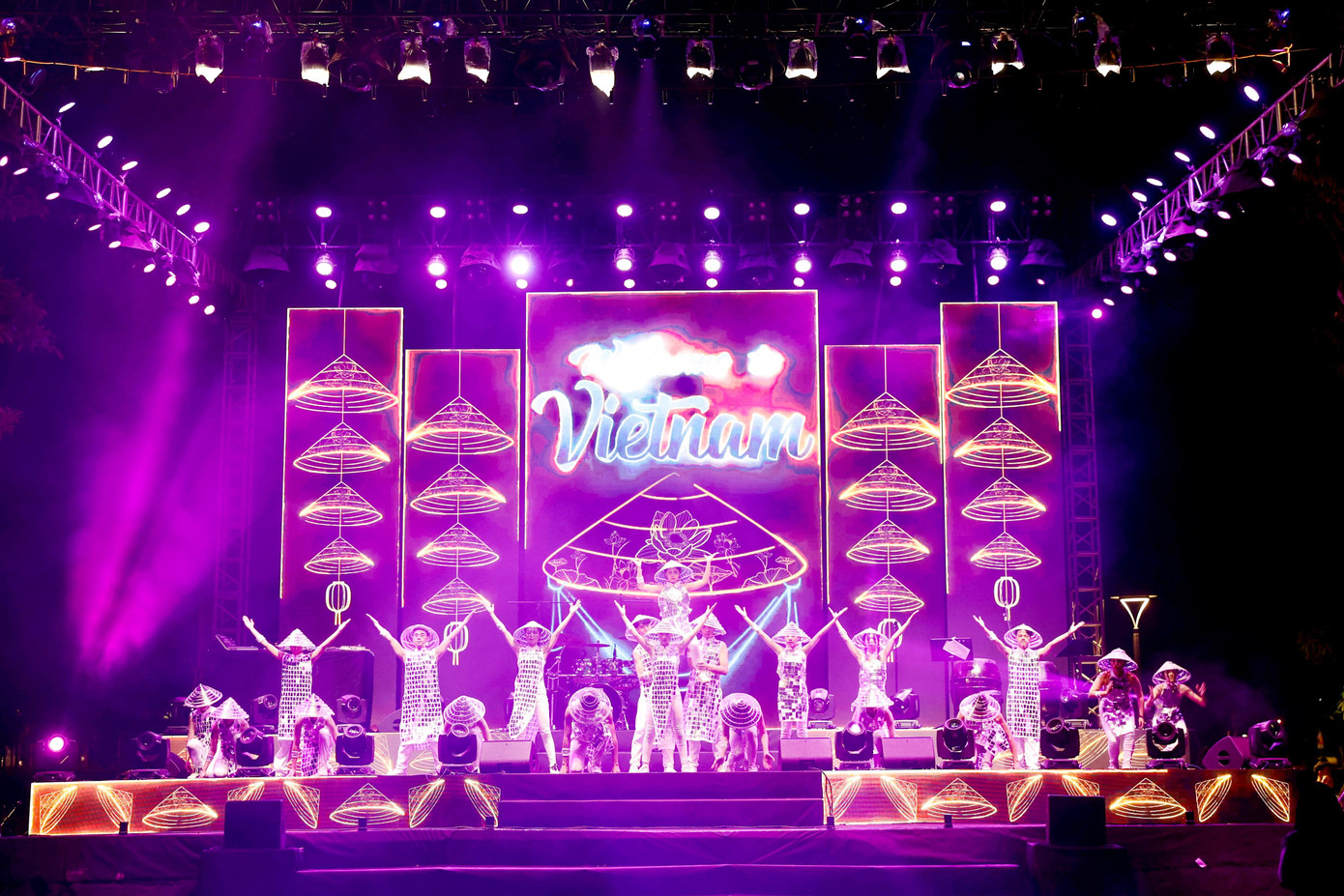 Ông Huỳnh Tiến Đạt, Giám đốc Trung tâm Festival Huế, cho biết: Lần đầu tiên, Festival Huế được đổi mới theo hướng “Festival 4 mùa”, với nhiều sự kiện được tổ chức xuyên suốt trong năm. Trong đó, tuần lễ Festival mùa Hạ được xác định là trọng điểm, với chủ đề “Di sản văn hóa với hội nhập và phát triển”.