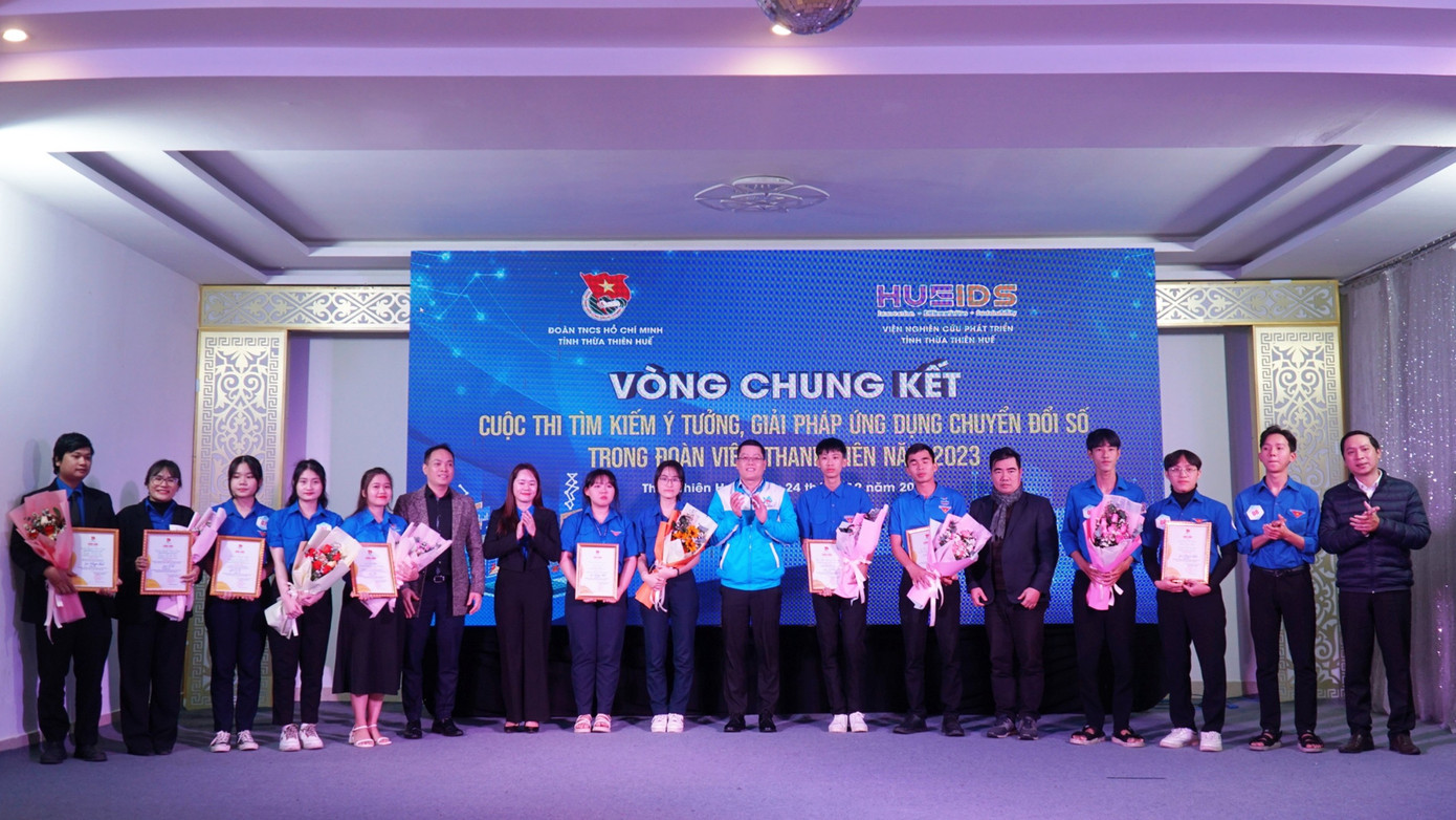 Các thí sinh, nhóm thí sinh có dự án lọt vào vòng chung kết cuộc thi. Ảnh: N.V Các thí sinh, nhóm thí sinh có dự án lọt vào vòng chung kết cuộc thi. Ảnh: N.V