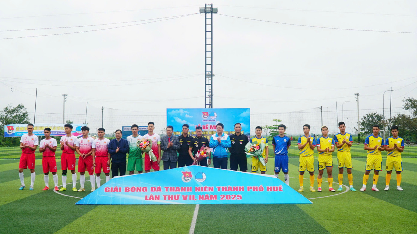 Hai đội bóng Huyện Đoàn Quảng Điền và Thị Đoàn Phong Điền lọt vào trận chung kết giải.