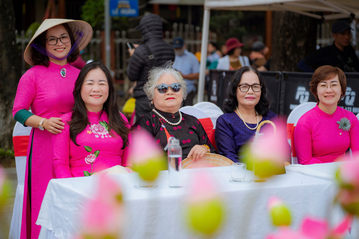 Theo Hội Liên hiệp Phụ nữ tỉnh TT-Huế, ngày hội là động thái cụ thể trong tiến trình tham gia cùng địa phương góp phần xây dựng hồ sơ công nhận “Áo dài Huế” và “Ẩm thực Huế” là di sản văn hóa phi vật thể quốc gia, tiến tới đệ trình UNESCO vinh danh là Di sản văn hóa thế giới. Ảnh: Đình Hoàng