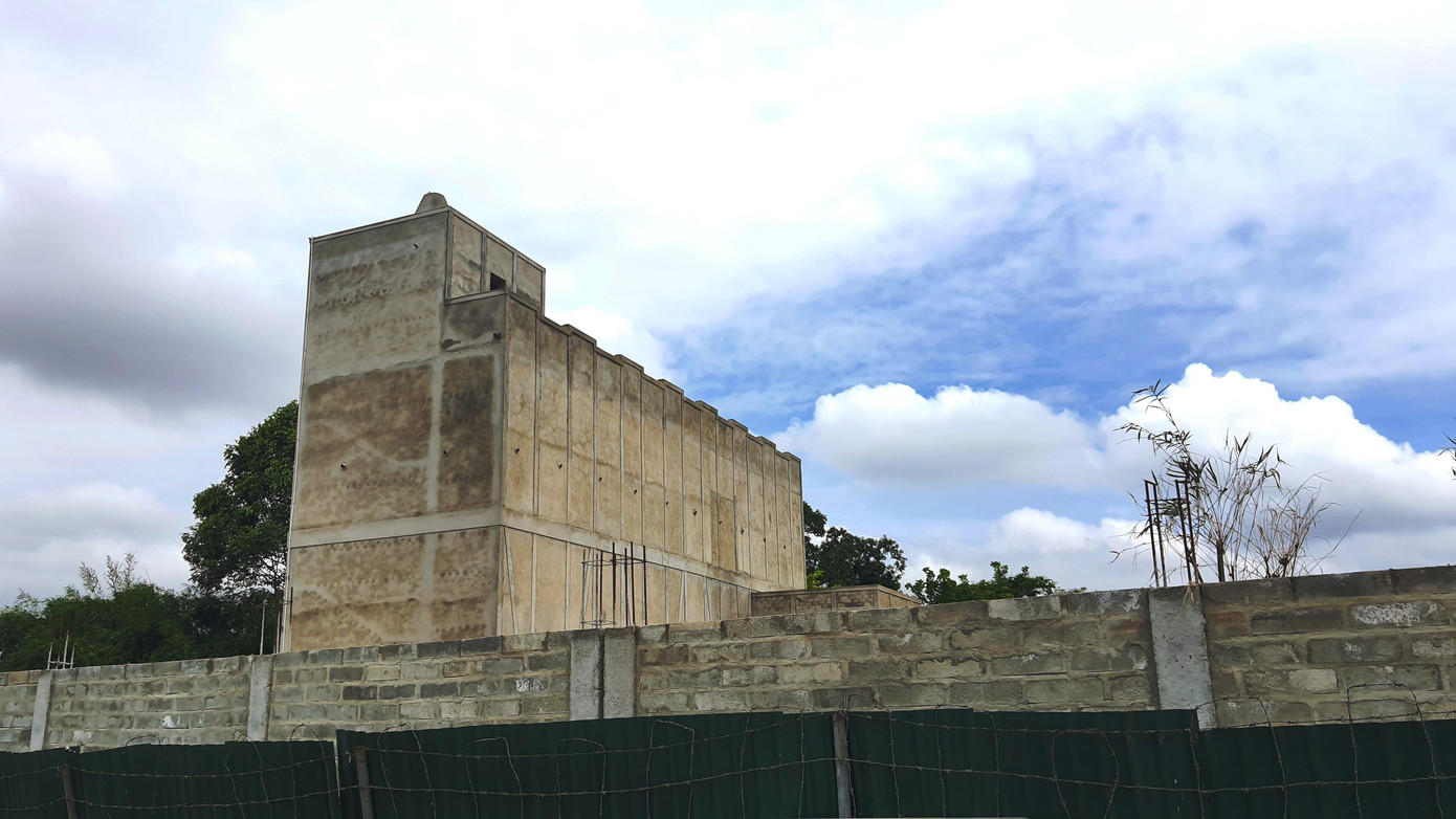 Một phần công trình xây dựng "chui" tại khu vực dự án được sử dụng thành nhà nuôi chim yến Một phần công trình xây dựng "chui" tại khu vực dự án được sử dụng thành nhà nuôi chim yến