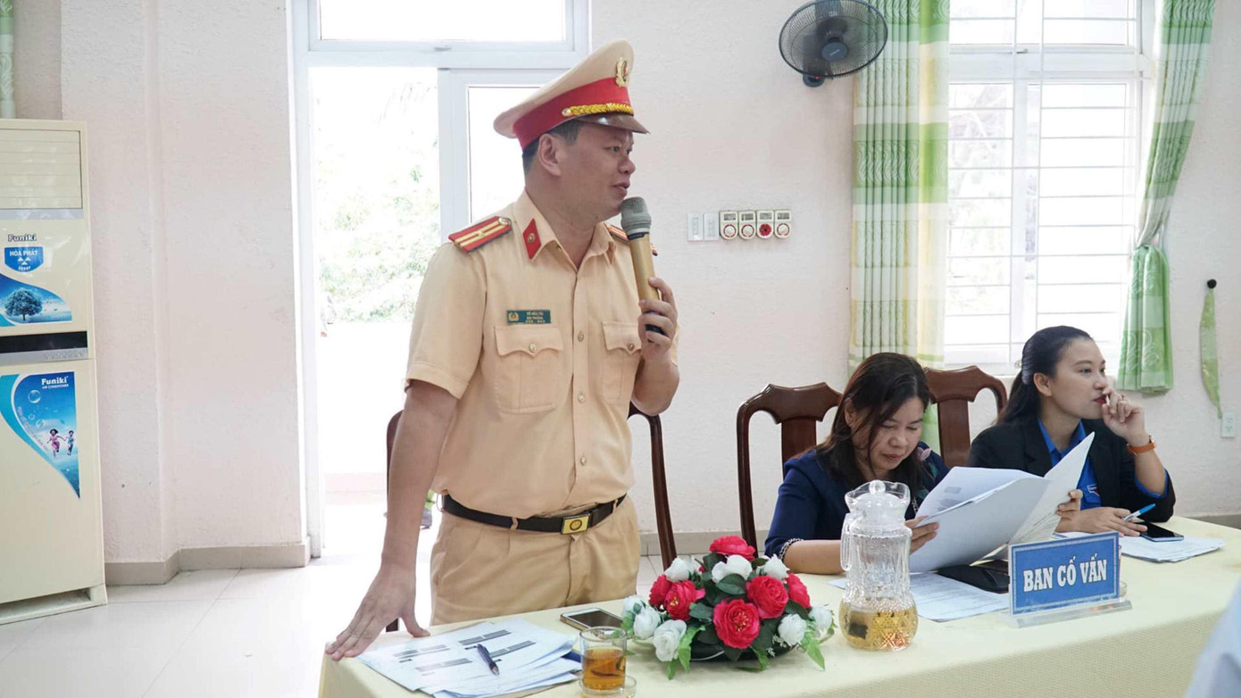 Thi “Rung chuông vàng” tìm hiểu về Luật Giao thông đường bộ trong ĐVTN. Thi “Rung chuông vàng” tìm hiểu về Luật Giao thông đường bộ trong ĐVTN.