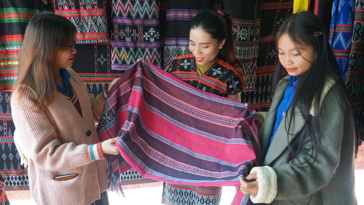 Giới thiệu các sản phẩm khởi nghiệp.