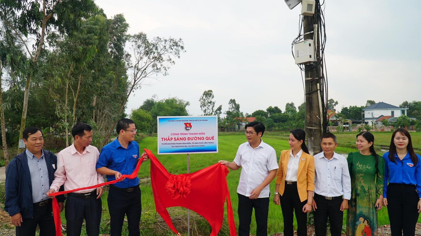 Công trình thanh niên Thắp sáng đường quê do T.Ư Đoàn hỗ trợ thực hiện.