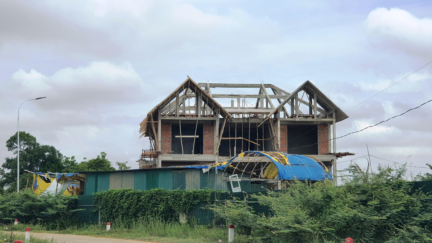 Theo Quyết định chủ trương đầu tư do UBND tỉnh TT-Huế cấp, khu vực dự án có quy mô kiến trúc xây dựng khoảng 2.140m2, nhưng phải bảo đảm thủ tục về đầu tư xây dựng mới được phép thi công