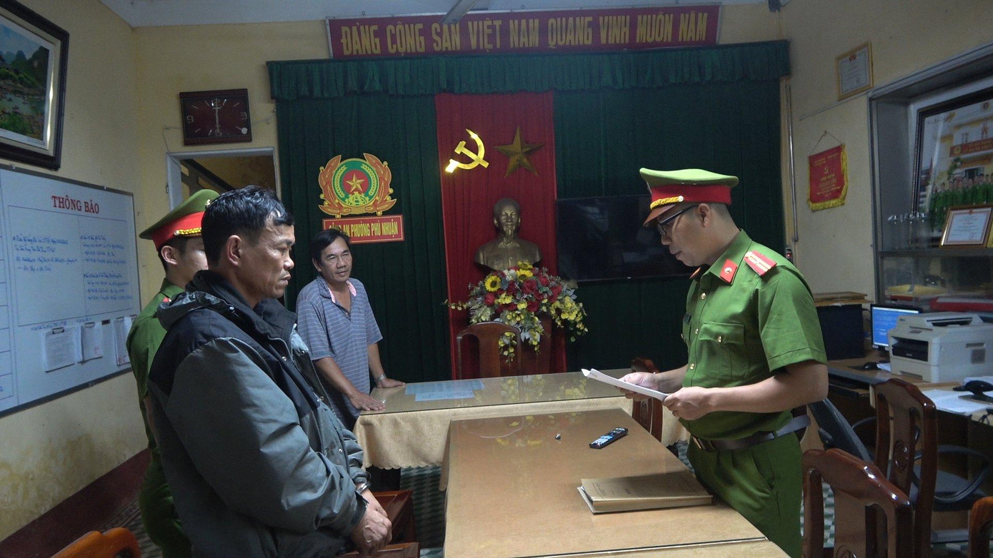 Khởi tố bị can, bắt tạm giam Nguyễn Hà Tấn Thiện (bìa trái). Ảnh CACC
