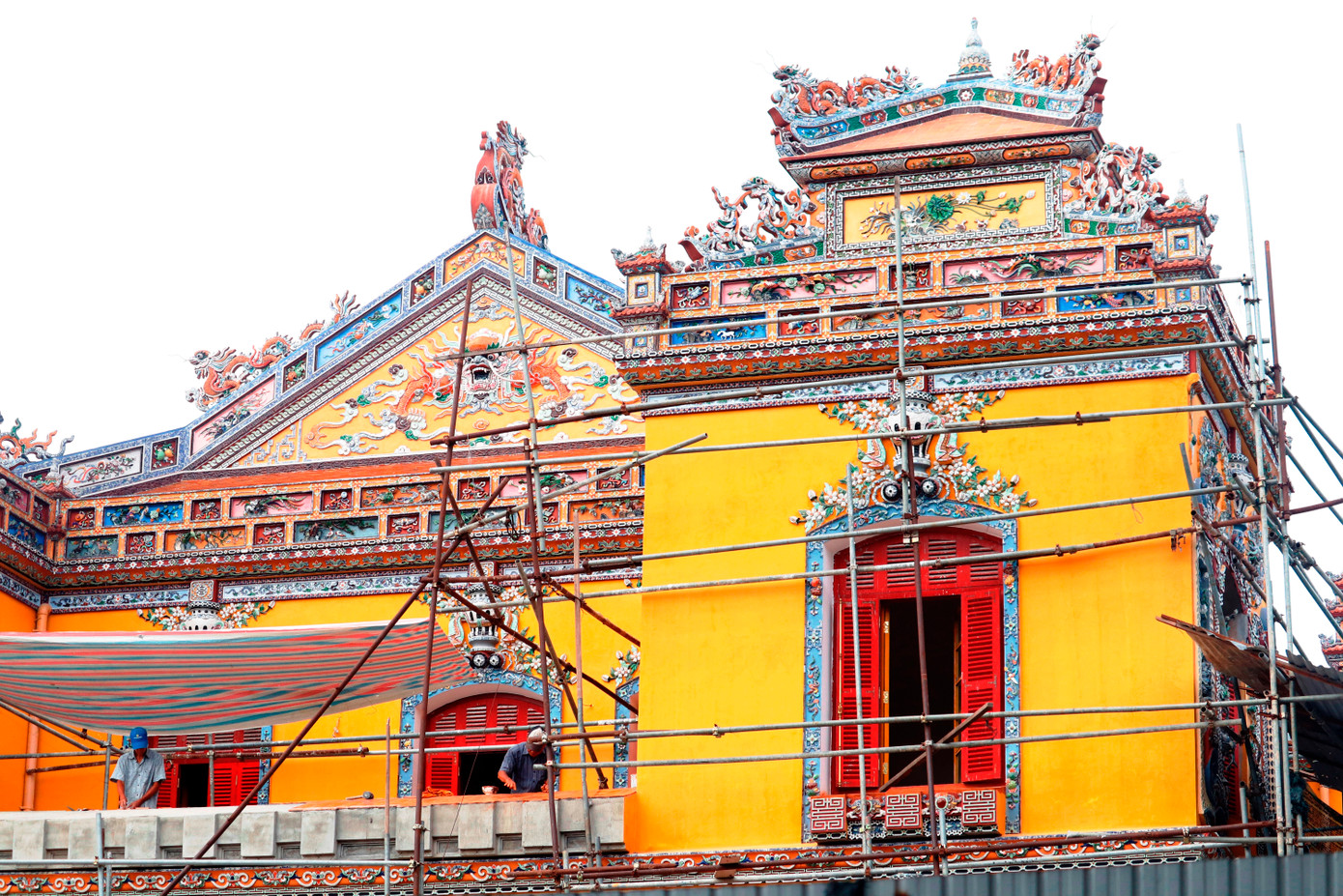 Công tác thi công bước vào giai đoạn hoàn thiện sau cuối. Ảnh: Ngọc Văn.