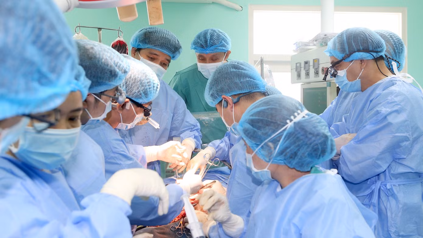 Trong vòng 48 giờ, Bệnh viện T.Ư Huế đã thực hiện 8 ca ghép tạng.