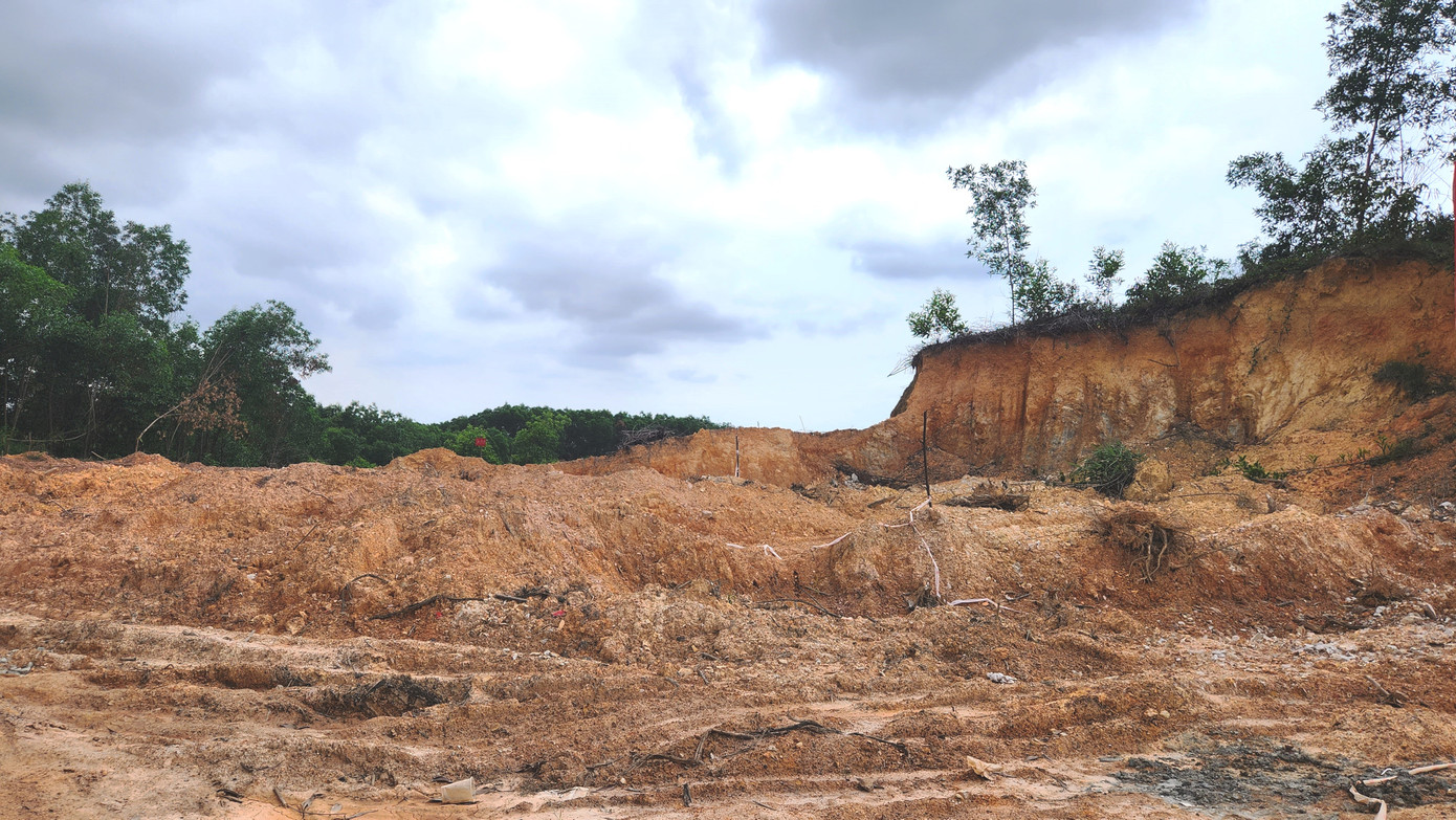 Không ít mỏ đất san lấp tại TT-Huế sau khai thác chậm được hoàn thổ, hoàn trả mặt bằng, phục hồi môi trường, đất đai theo quy định.