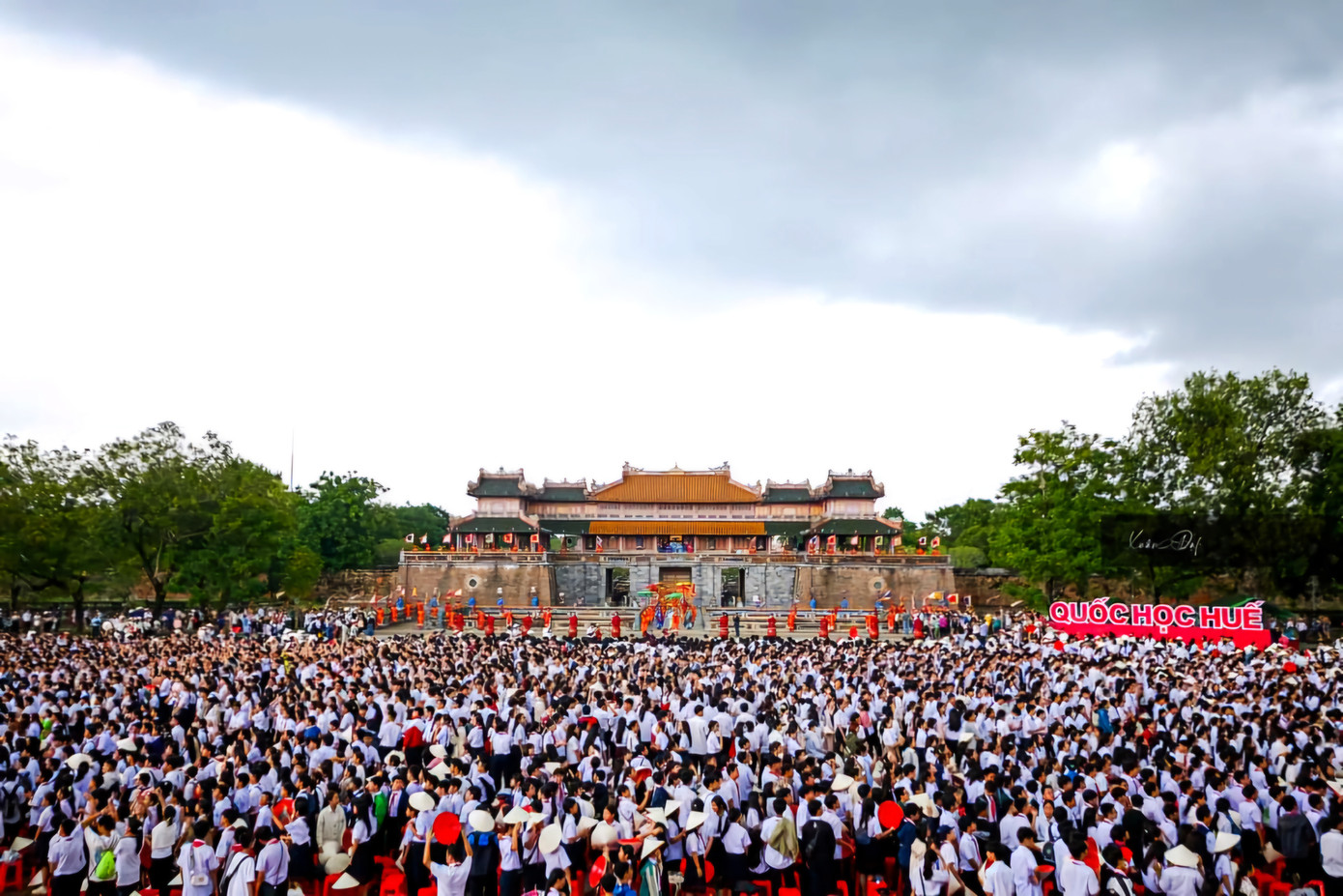 Học sinh tham gia tập dợt cho các hoạt động cổ vũ chung kết Đường lên đỉnh Olympia. Ảnh: Xuân Đạt Học sinh tham gia tập dợt cho các hoạt động cổ vũ chung kết Đường lên đỉnh Olympia. Ảnh: Xuân Đạt