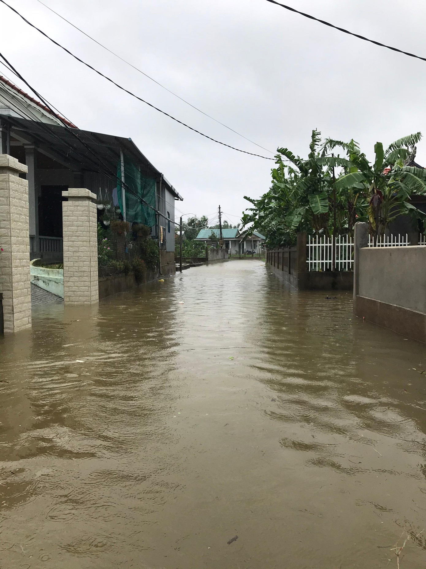 Đường biến thành sông tại xã Hương Toàn, thị xã Hương Trà Đường biến thành sông tại xã Hương Toàn, thị xã Hương Trà