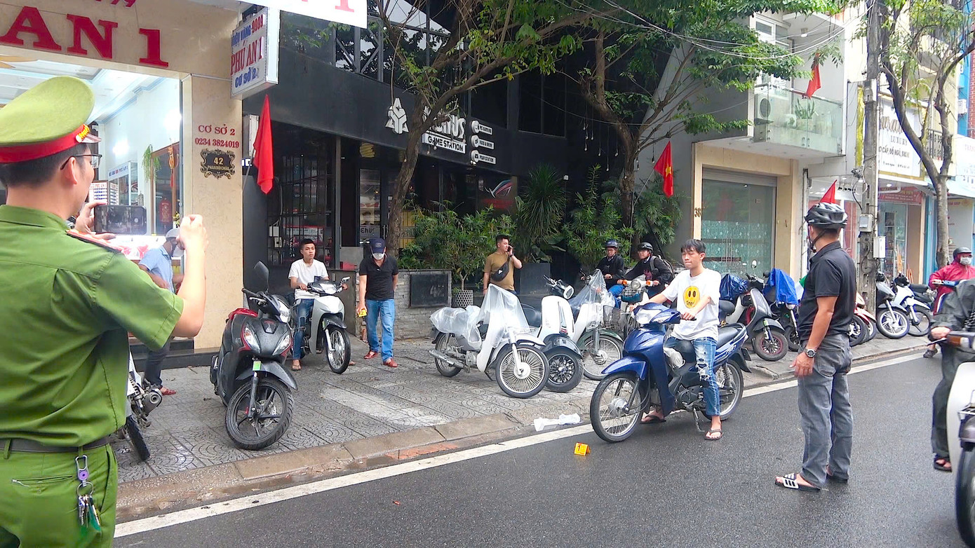 Dựng hiện trường vụ trộm hàng loạt xe máy Honda Wave tại Huế.