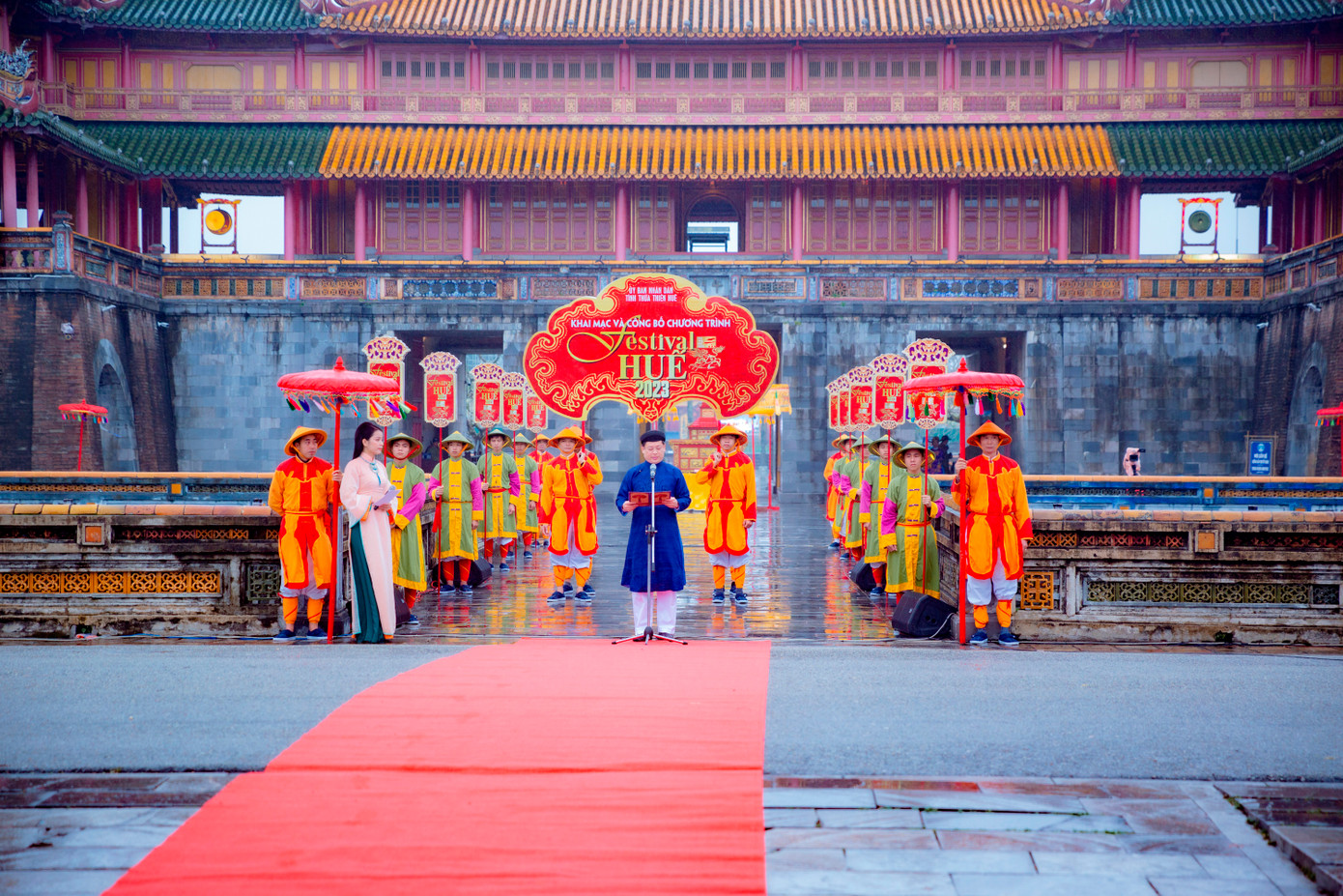 Phát biểu tại lễ mở màn Festival Huế 2023, ông Nguyễn Thanh Bình - Phó Chủ tịch Thường trực UBND tỉnh Nguyễn Thanh Bình, thông tin, với chủ đề &quot;Di sản Văn hóa với hội nhập và phát triển&quot;, Festival Huế năm nay sẽ có hơn 50 hoạt động chính và gần 100 hoạt động hưởng ứng diễn ra liên tục trong năm theo định hướng bốn mùa. Ảnh: Đình Hoàng