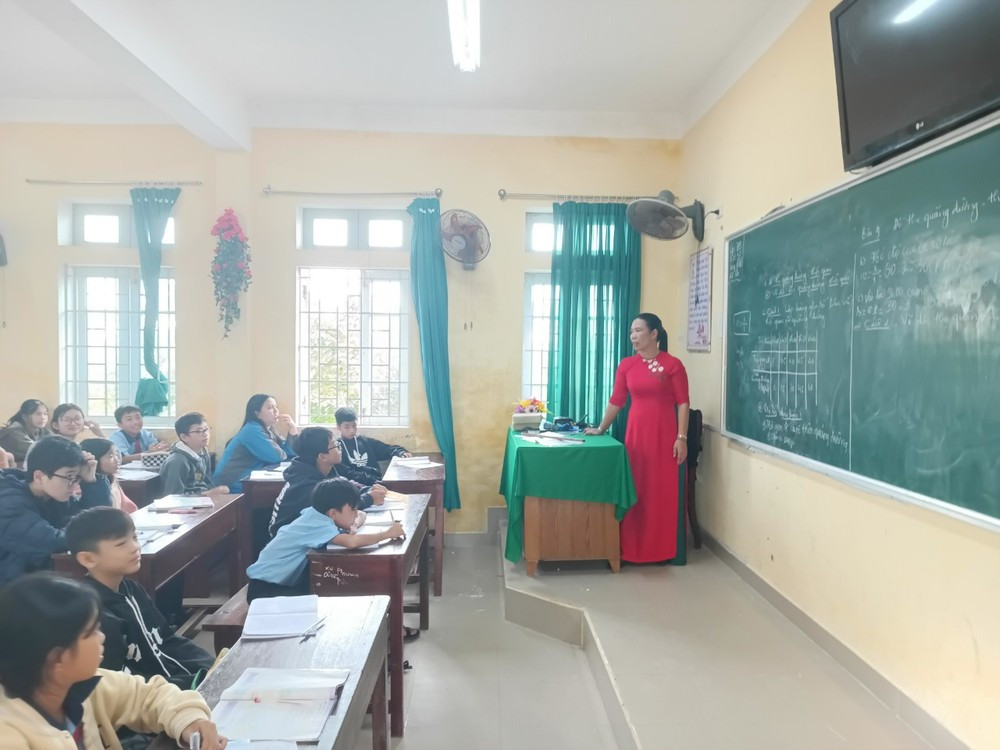 Năm 2024, tại TT-Huế được giao 362 chỉ tiêu giáo viên, nhân viên ngành giáo dục nhưng không thể tuyển dụng. Năm 2024, tại TT-Huế được giao 362 chỉ tiêu giáo viên, nhân viên ngành giáo dục nhưng không thể tuyển dụng.