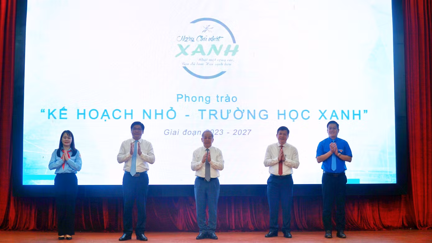 Phát động phong trào “Kế hoạch nhỏ - Trường học xanh”.