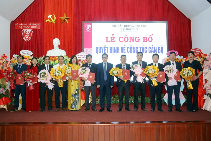 Đại học Huế điều động và bổ nhiệm nhiều vị trí lãnh đạo. (Ảnh: Đức Quang) Đại học Huế điều động và bổ nhiệm nhiều vị trí lãnh đạo. (Ảnh: Đức Quang)