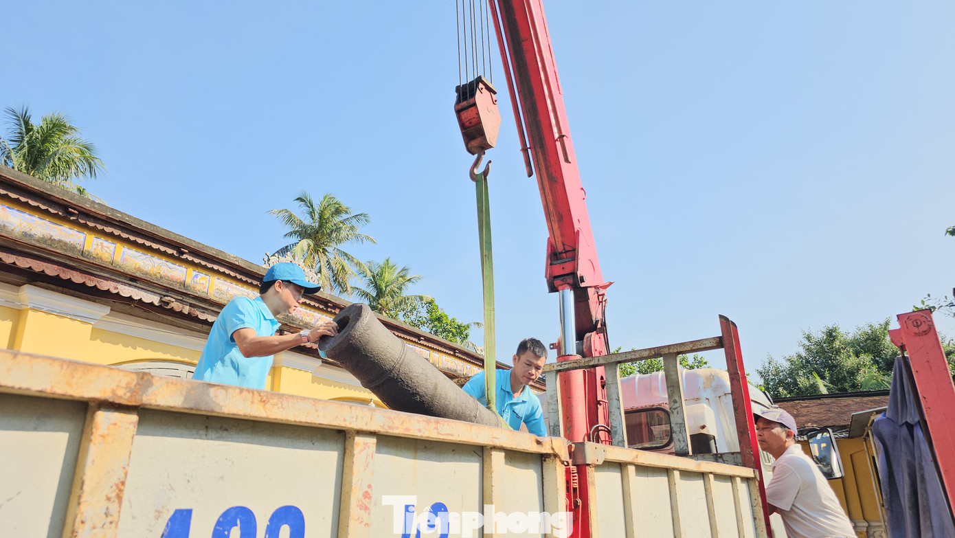 Cùng với đó, bộ phận chuyên môn của bảo tàng tiến hành tháo dỡ các khẩu thần công trưng bày tại cơ sở cũ để di chuyển đến nơi mới.