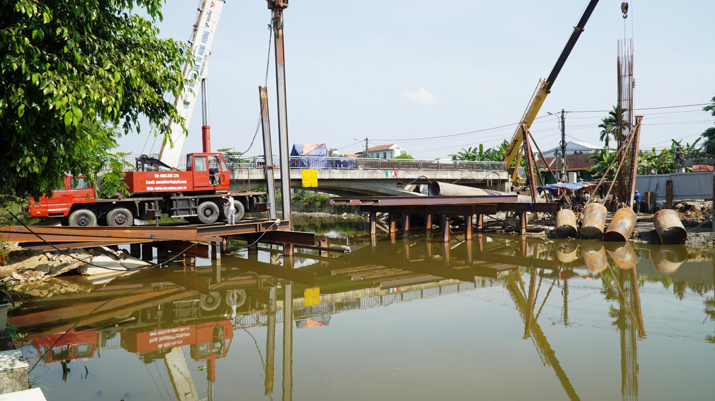 Liên quan đến việc “giải cứu”, tái thi công công trình, Phó Chủ tịch UBND tỉnh TT- Huế Hoàng Hải Minh trong cuộc họp nghe báo cáo tình hình triển khai và kết quả giải quyết các vướng mắc các dự án đầu tư thuộc Tổ công tác số 2 của tỉnh đã đưa ra kết luận: Về công tác giải phóng mặt bằng (GPMB), phải hoàn thành, bàn giao mặt bằng thi công theo các mốc thời gian cam kết của UBND TP Huế là ngày 15/4 đối với các trường hợp đã thống nhất phương án bồi thường