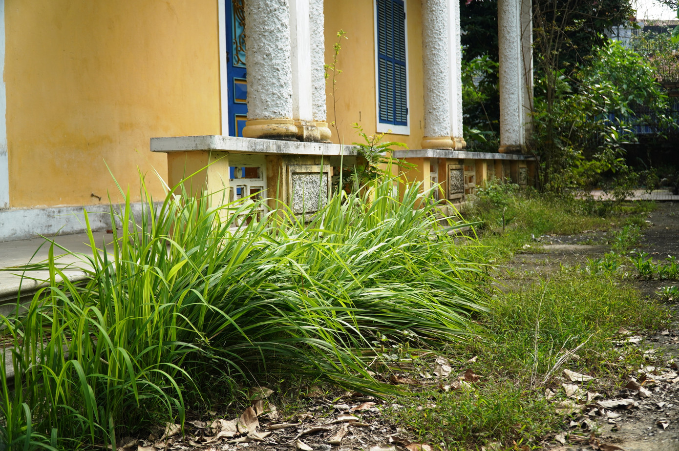 Đây là nơi ở của Đức Từ Cung sau khi rời cung An Định cho đến cuối đời. Theo di nguyện của bà, tòa nhà được chuyển giao cho chính quyền địa phương quản lý.