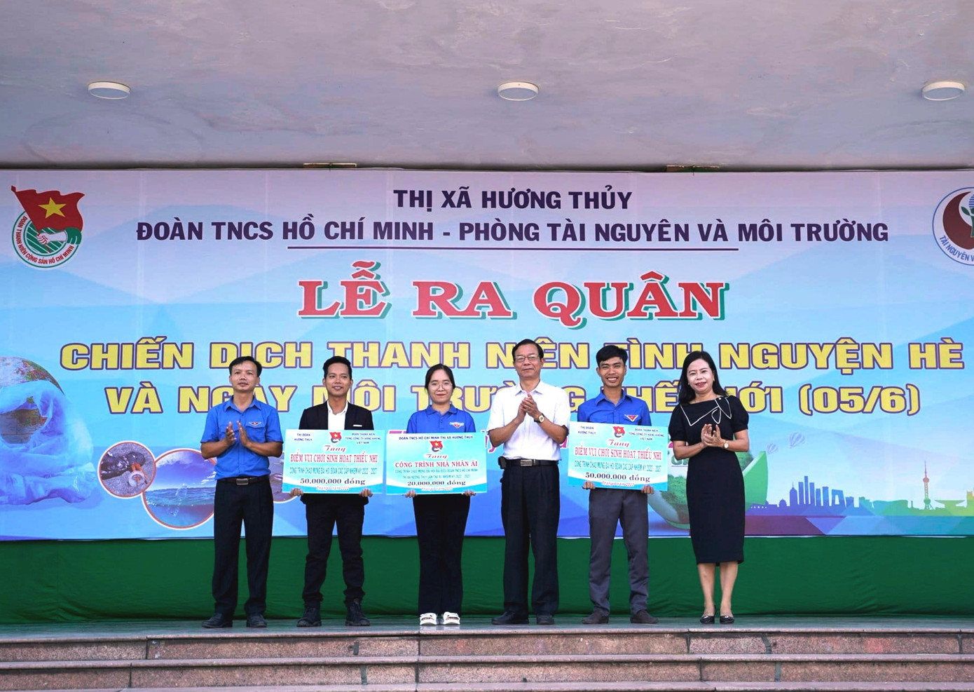 Trao biển tượng trưng khởi động xây dựng 3 công trình thanh niên ngay trong ngày ra quân Chiến dịch thanh niên tình nguyện hè 2022 tại thị xã Hương Thủy, TT-Huế Trao biển tượng trưng khởi động xây dựng 3 công trình thanh niên ngay trong ngày ra quân Chiến dịch thanh niên tình nguyện hè 2022 tại thị xã Hương Thủy, TT-Huế