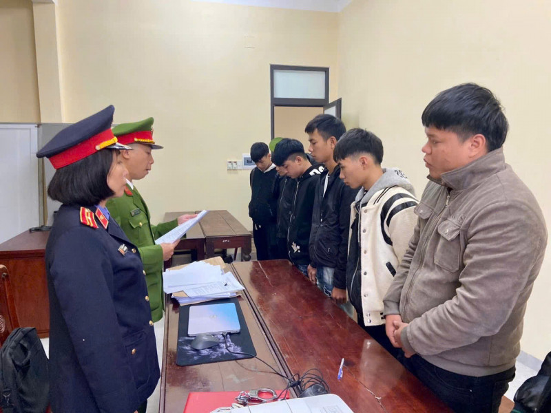 Khởi tố 6 đối tượng thanh thiếu niên chặn đường đánh người gây thương tích. Ảnh: CACC Khởi tố 6 đối tượng thanh thiếu niên chặn đường đánh người gây thương tích. Ảnh: CACC