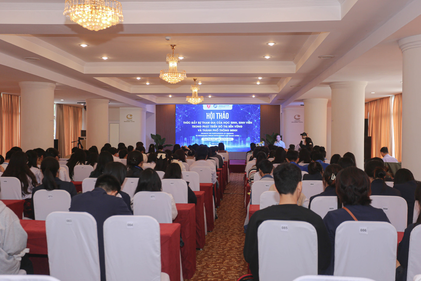 Quang cảnh hội thảo. Quang cảnh hội thảo.