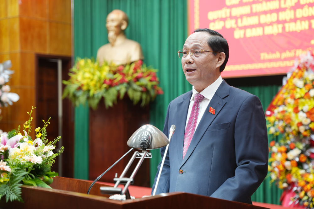 Phó Chủ tịch Quốc hội Trần Quang Phương phát biểu tại buổi lễ công bố Nghị quyết. Ảnh: CTTĐT Huế