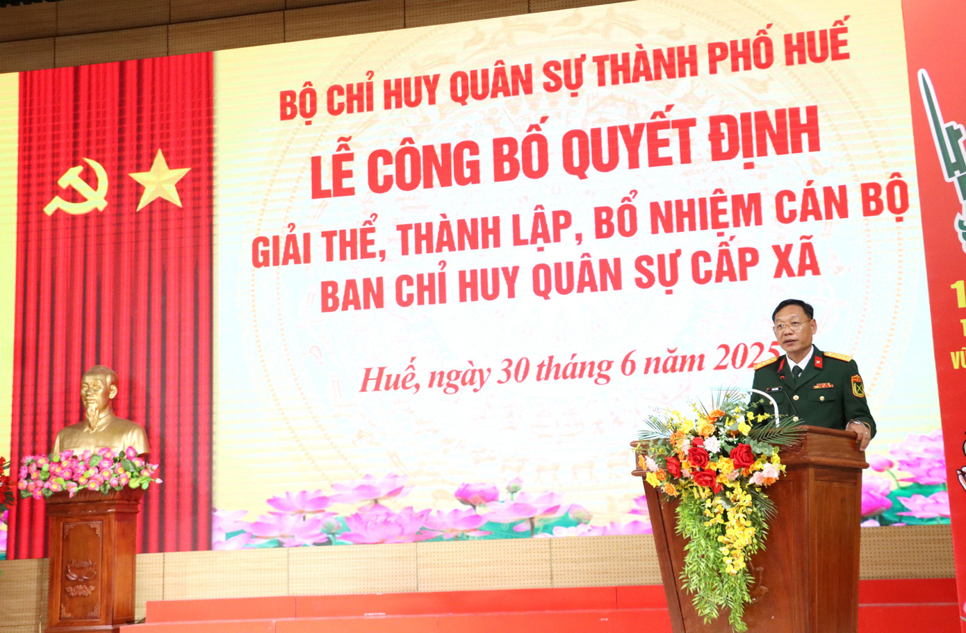 Quang cảnh buổi lễ công bố quyết định. Quang cảnh buổi lễ công bố quyết định.