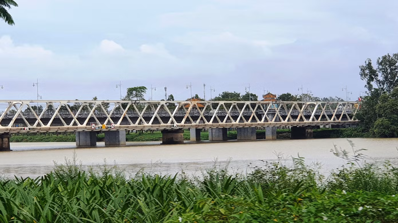 Mực nước sông Hương ở khu vực Kim Long vào ngày 7/10 Mực nước sông Hương ở khu vực Kim Long vào ngày 7/10