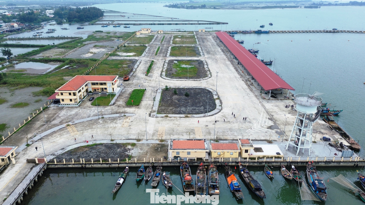 Năm 2019, dự án cảng cá Thuận An kết hợp khu neo đậu tránh trú bão do Sở Nông nghiệp &amp; Phát triển nông thôn tỉnh TT-Huế (nay là Sở Nông nghiệp và Môi trường TP Huế) làm chủ đầu tư được khởi công xây dựng, với tổng vốn đầu tư 220 tỷ đồng từ nguồn bồi thường của Công ty TNHH Gang thép Hưng Nghiệp Formosa Hà Tĩnh liên quan sự cố môi trường biển miền Trung.