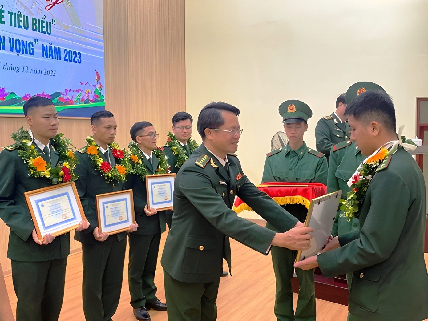 Hoạt động tuyên dương nhằm lan tỏa nhân rộng gương người tốt, việc tốt, điển hình tiên tiến và kinh nghiệm tổ chức các mô hình hoạt động của tuổi trẻ BĐBP tỉnh TT-Huế. Hoạt động tuyên dương nhằm lan tỏa nhân rộng gương người tốt, việc tốt, điển hình tiên tiến và kinh nghiệm tổ chức các mô hình hoạt động của tuổi trẻ BĐBP tỉnh TT-Huế.