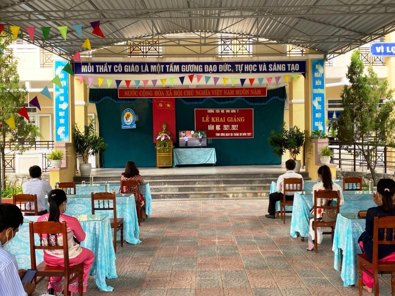 Sáng nay, 57/63 tỉnh, thành khai giảng năm học đặc biệt trong lịch sử giáo dục ảnh 41 Sáng nay, 57/63 tỉnh, thành khai giảng năm học đặc biệt trong lịch sử giáo dục ảnh 41