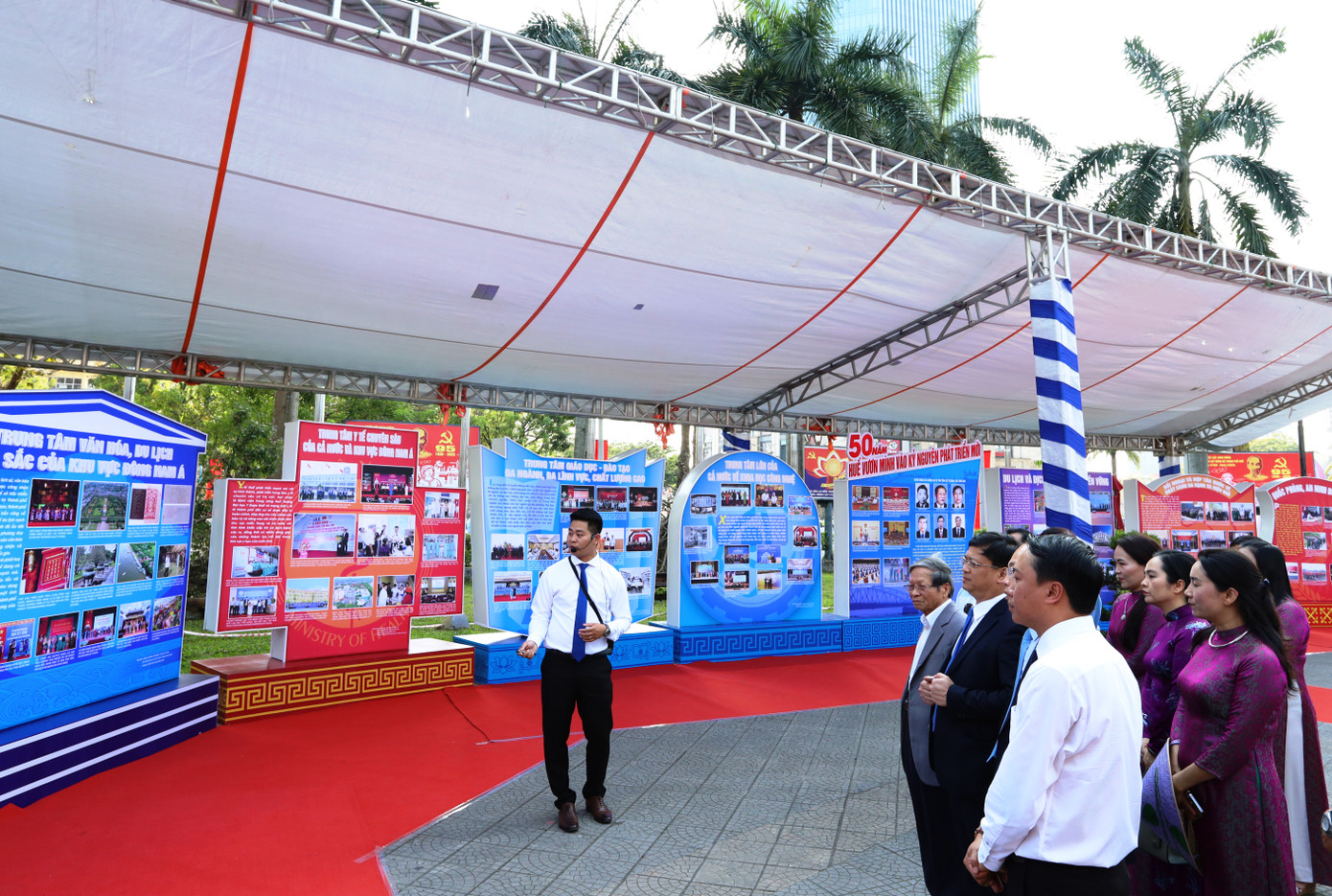 Về văn hóa - du lịch, Huế là Thành phố Festival đặc trưng của Việt Nam, sở hữu 8 di sản thế giới và hàng trăm di tích lịch sử. Huế còn có trung tâm y tế chuyên sâu hàng đầu khu vực Đông Nam Á, là cái nôi của nhiều đại học danh tiếng, nghiên cứu khoa học phát triển mạnh. Huế cũng là địa phương có quan hệ hợp tác quốc tế ngày càng mở rộng, nâng tầm vị thế Huế trên bản đồ thế giới. An ninh quốc phòng luôn được giữ vững, đảm bảo sự ổn định và phát triển bền vững của thành phố.