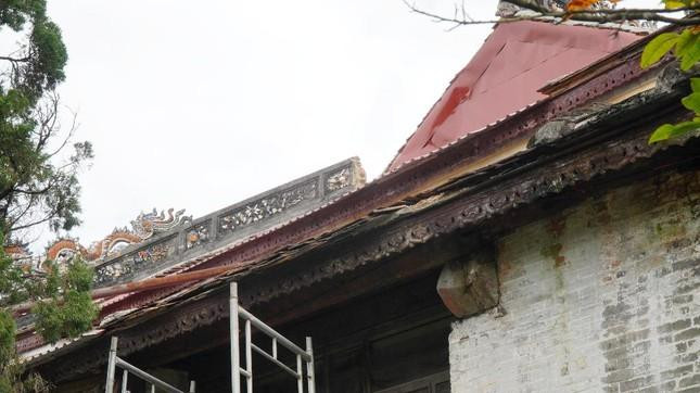 Điện Thái Hòa hiện xuống cấp, hư hỏng nghiêm trọng do mưa bão năm 2020. Ảnh: Ngọc Văn Điện Thái Hòa hiện xuống cấp, hư hỏng nghiêm trọng do mưa bão năm 2020. Ảnh: Ngọc Văn