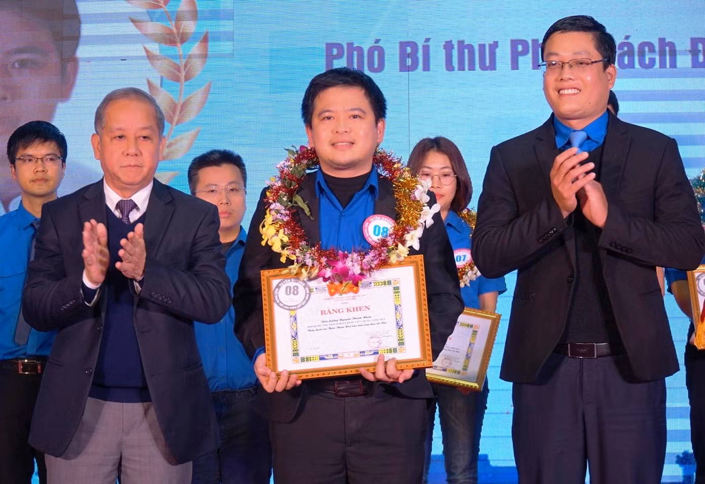 Liên hoan tuyên dương thầy thuốc trẻ tiêu biểu tỉnh TT-Huế gắn với các lễ kỷ niệm, sự kiện quan trọng của đất nước Liên hoan tuyên dương thầy thuốc trẻ tiêu biểu tỉnh TT-Huế gắn với các lễ kỷ niệm, sự kiện quan trọng của đất nước