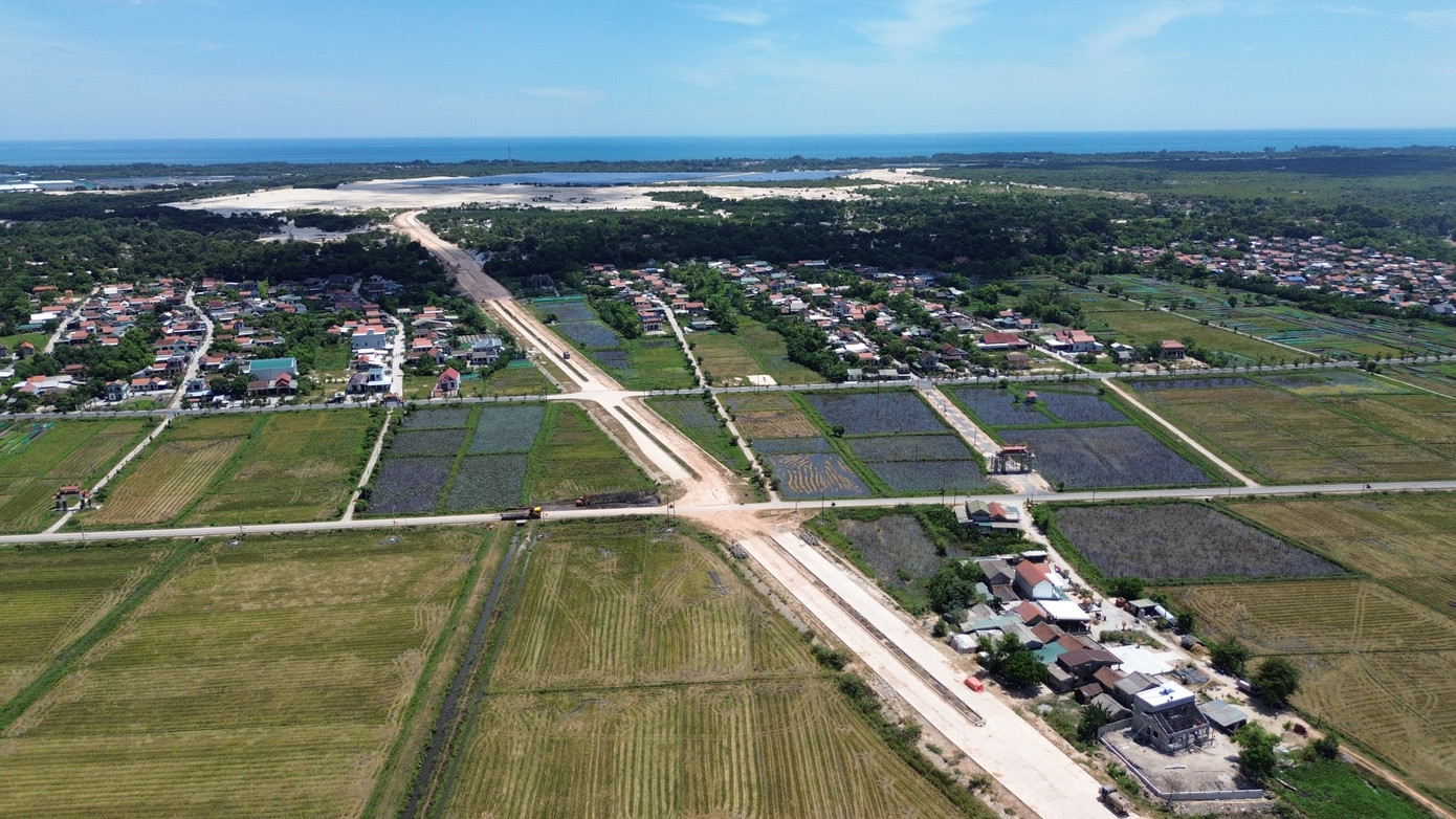 Tuy nhiên, do dự án kéo dài qua hơn 10 năm với những biến động về vật giá, nên vào tháng 1 năm nay, HĐND tỉnh TT-Huế có nghị quyết phê duyệt điều chỉnh chủ trương đầu tư công trình, với tổng mức đầu tư hơn 777 tỷ đồng (tăng hơn 105 tỷ đồng).