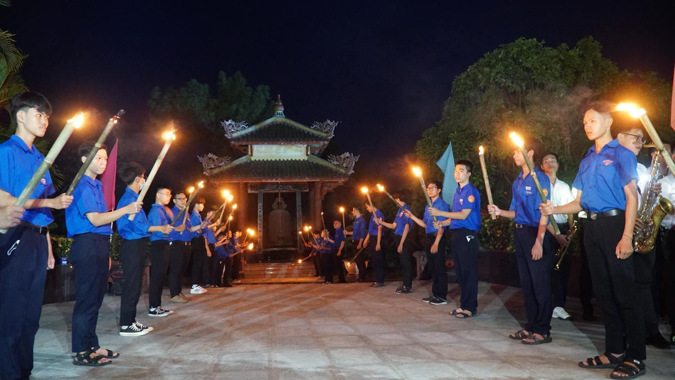 Tri ân các anh hùng liệt sĩ dịp 27/7. Tri ân các anh hùng liệt sĩ dịp 27/7.