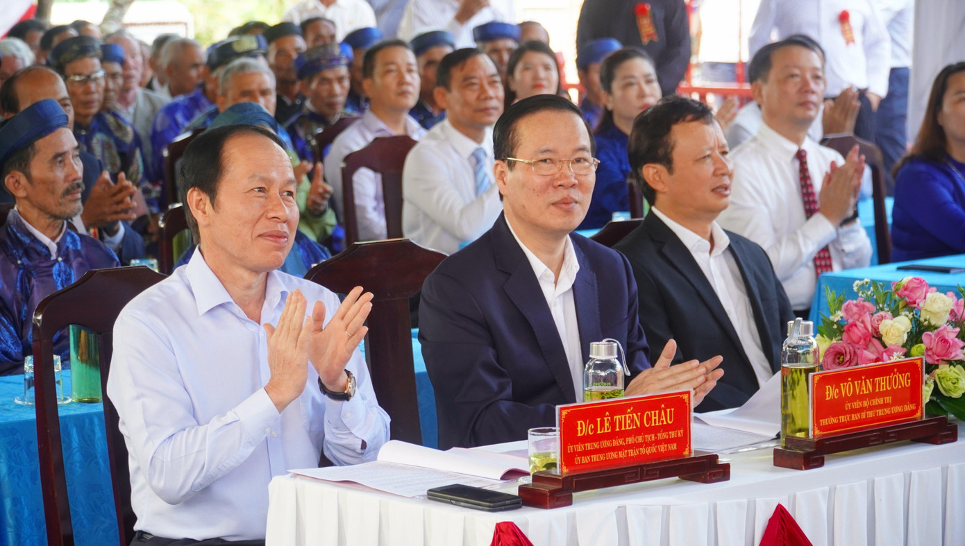 Thường trực Ban Bí thư Trung ương Đảng Võ Văn Thưởng dự ngày hội đại đoàn kết toàn dân tộc tại Tổ dân phố 1, phường An Hòa, TP Huế. Thường trực Ban Bí thư Trung ương Đảng Võ Văn Thưởng dự ngày hội đại đoàn kết toàn dân tộc tại Tổ dân phố 1, phường An Hòa, TP Huế.